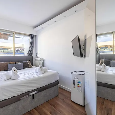 Appartamento With Terrace And Sea View 2min From The Antibes