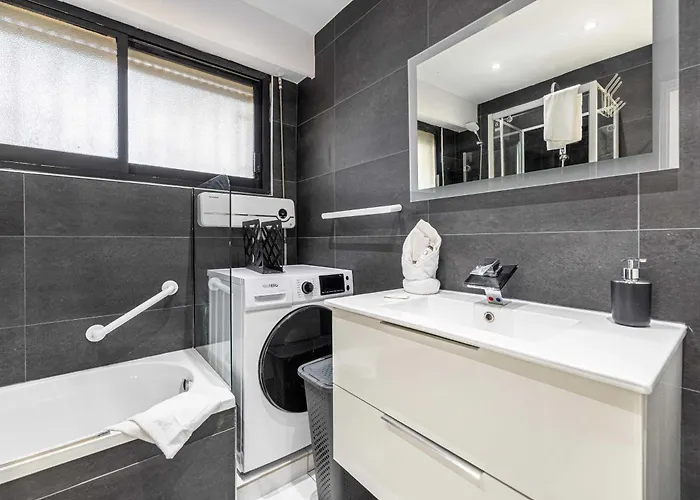 Appartamento With Terrace And Sea View 2min From The